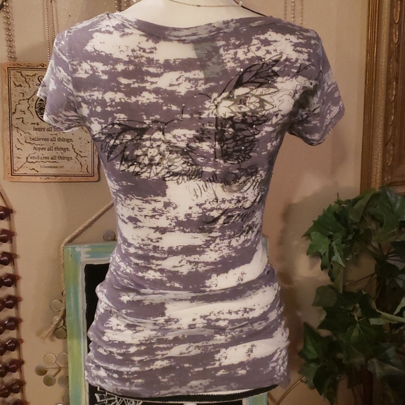 Vanity Graphic T-Shirt Size Medium - Picture 5 of 7